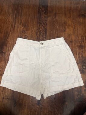 Universal Thread Cream High-Waist Patch Pocket Shorts